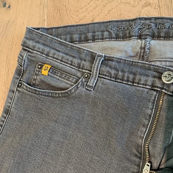 Grey Sz31 Yoga Jeans - Picture 2 of 2